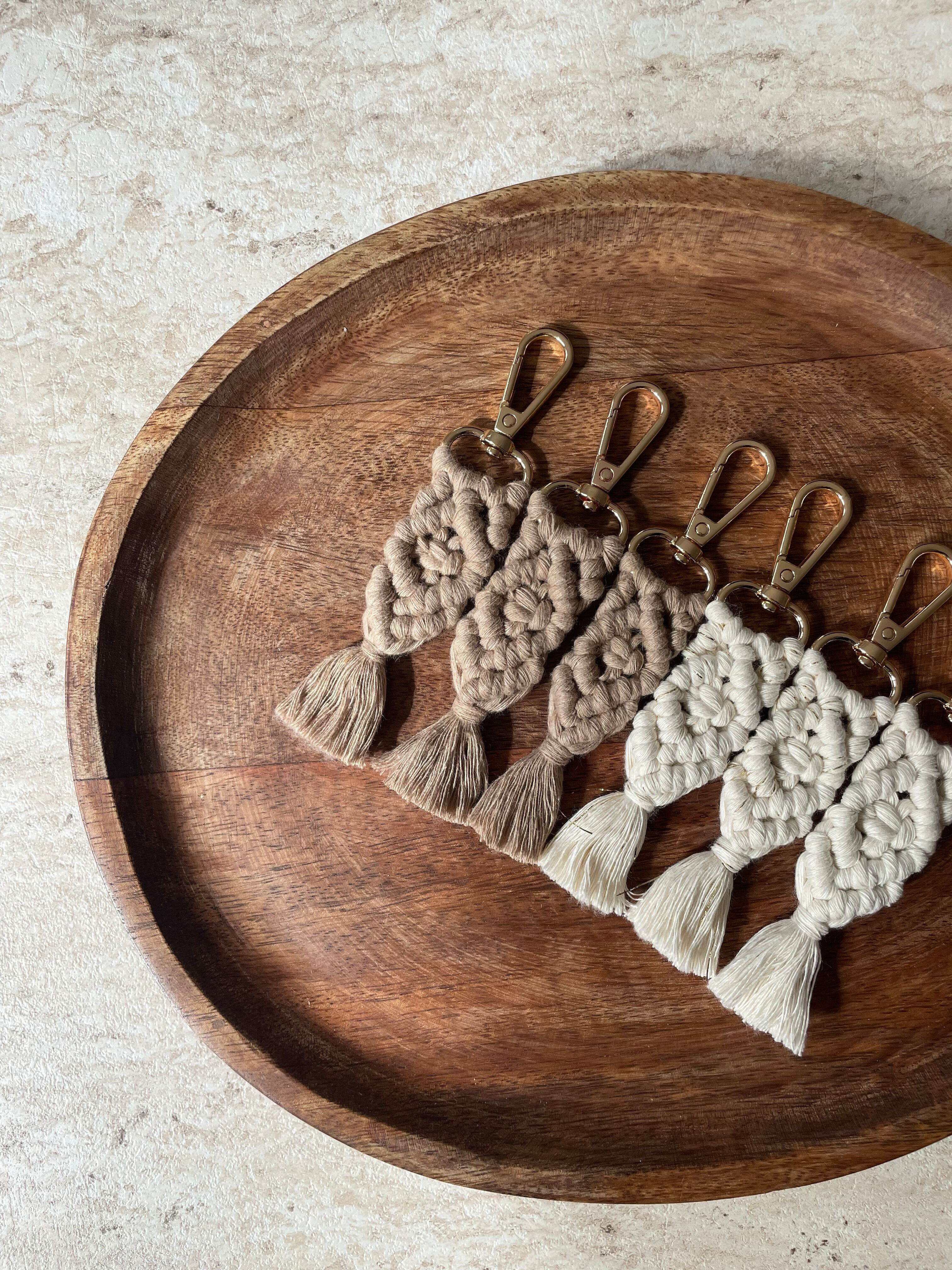 Makramee-Schlüsselanhänger