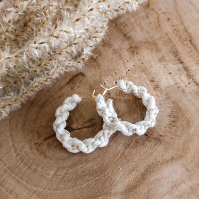 Twisted hoops