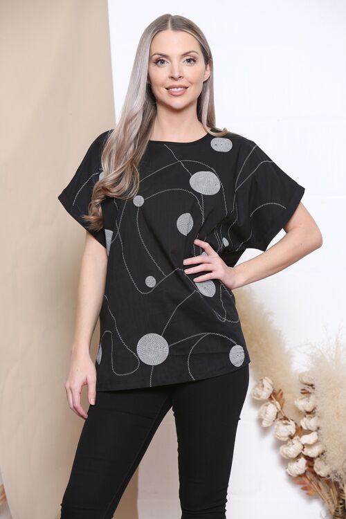 Black circle pattern t-shirt