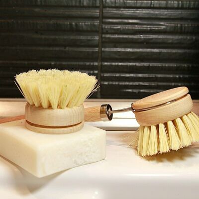 Juego de cepillo para platos: 1 cepillo de limpieza + 1 cepillo de repuesto de madera y cerdas naturales.