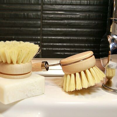 Juego de cepillo para platos: 1 cepillo de limpieza + 1 cepillo de repuesto de madera y cerdas naturales.