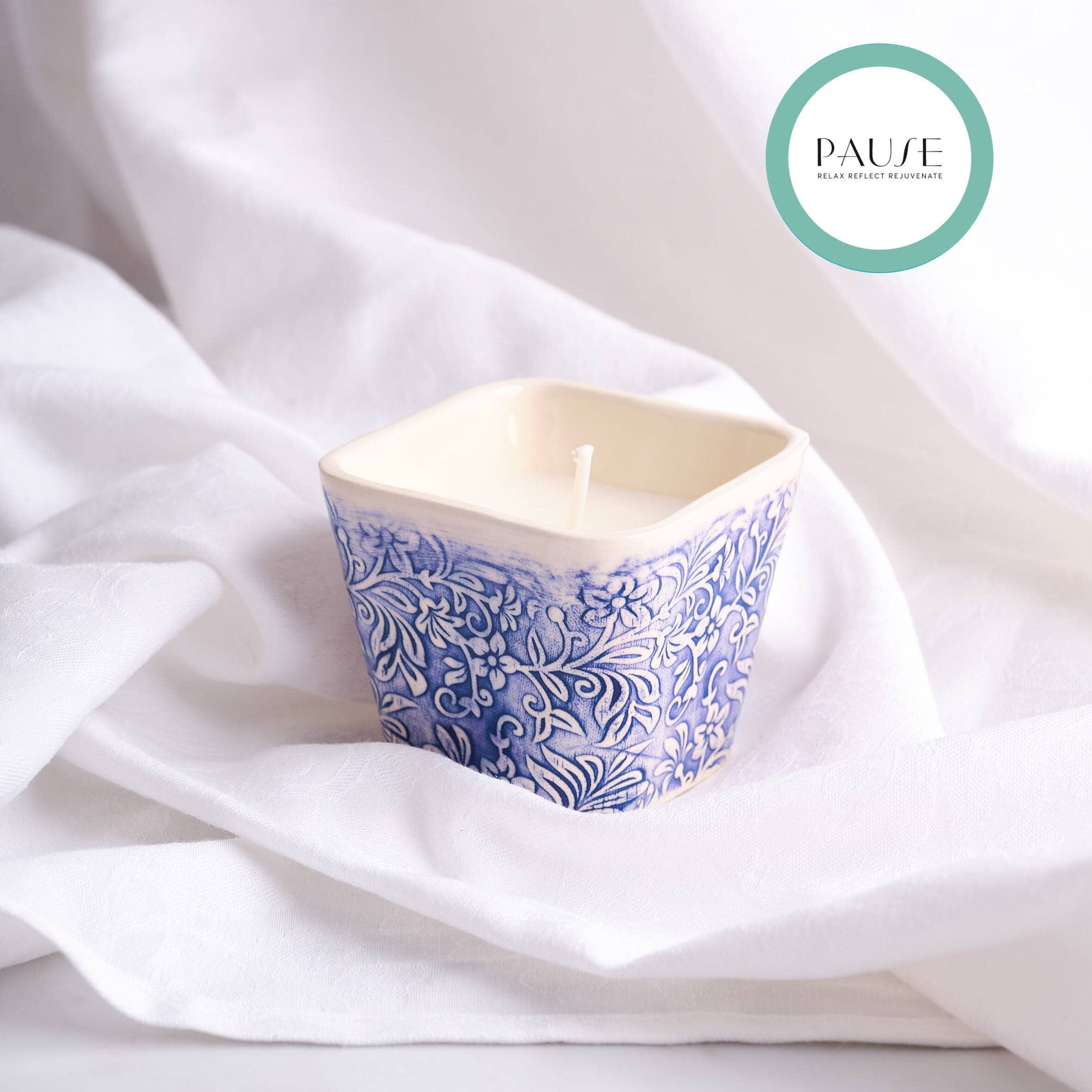 Portacandele in ceramica fatta a mano con lavanda e patchouli