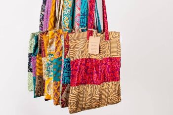 Fourre-tout en sari recyclé moyen 1