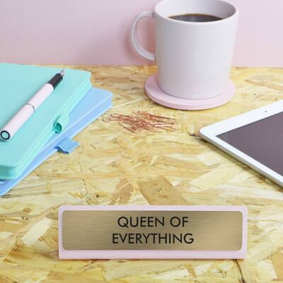 Letrero de placa de escritorio Queen of Everything