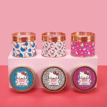Bougies en étain Hello Kitty x Flamingo Candles Sugar Berry Pose 3