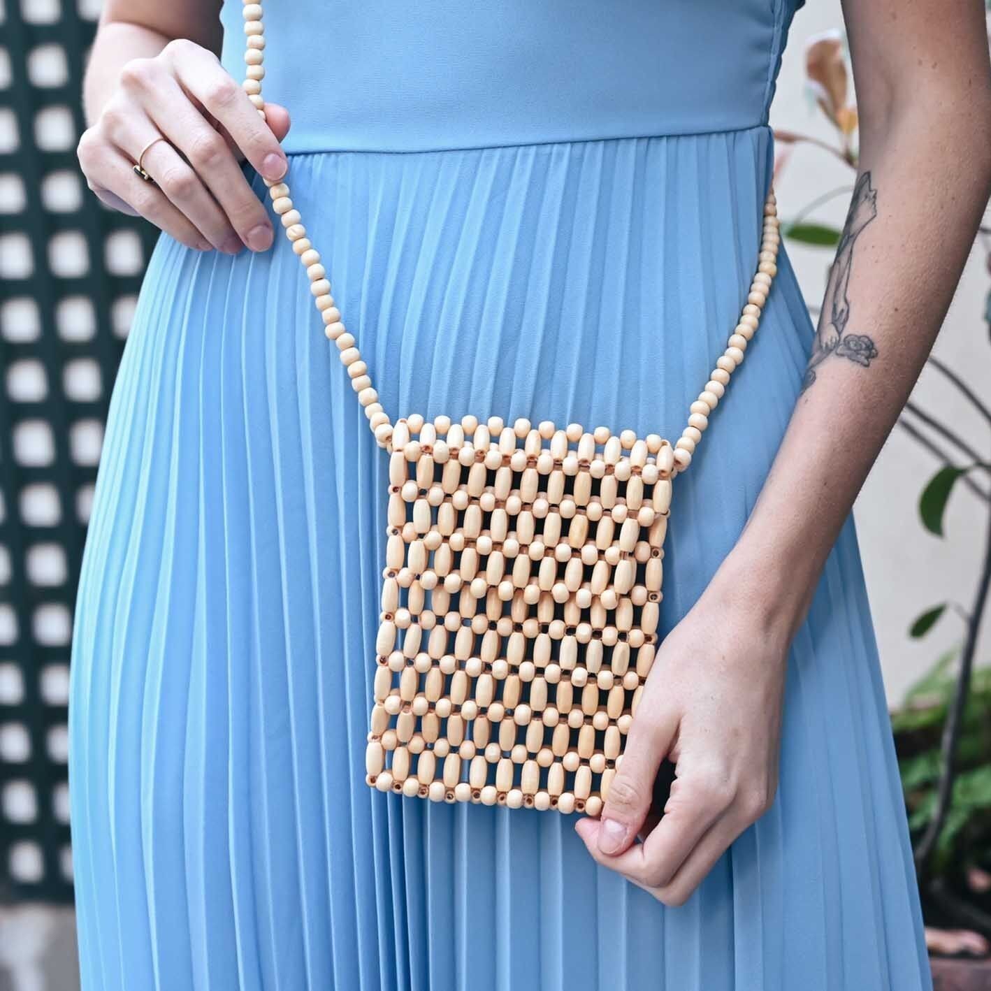 Manon-Clutch aus Holzperlen