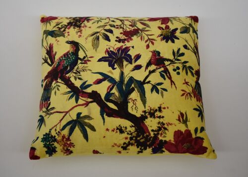 Sk50x50-velvet-bird-yellow