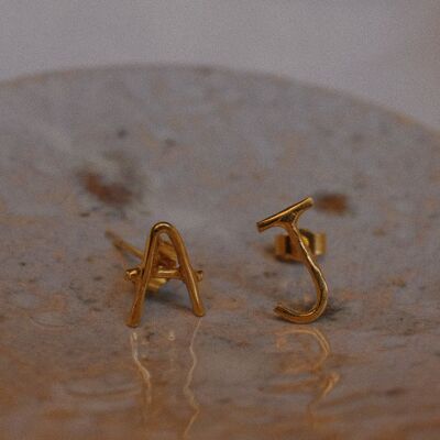 Gold Vermeil Letter Studs - O - W