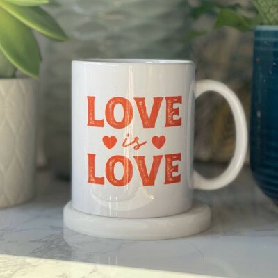 L'amour est l'amour Mug