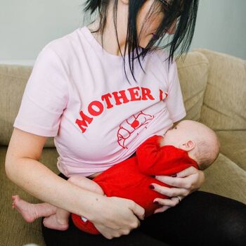 Maman debout ! T-shirt féministe et slogan de la mère 2
