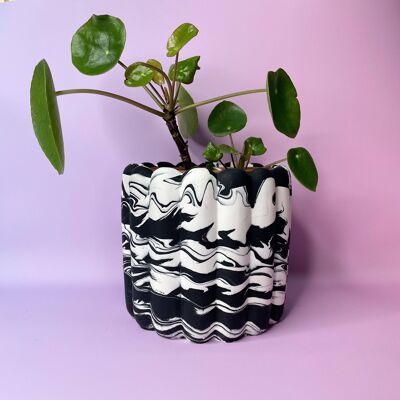 Jesmonite Scalloped Flower Planter Pot - Marble