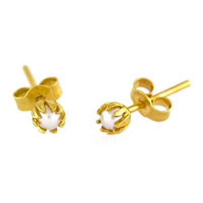 Chrysanthemum Bud Pearl Stud Earrings