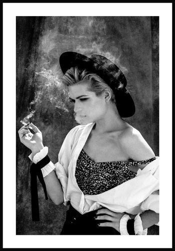 Affiche Photographie Femme qui fume - 50 x 70 cm 1