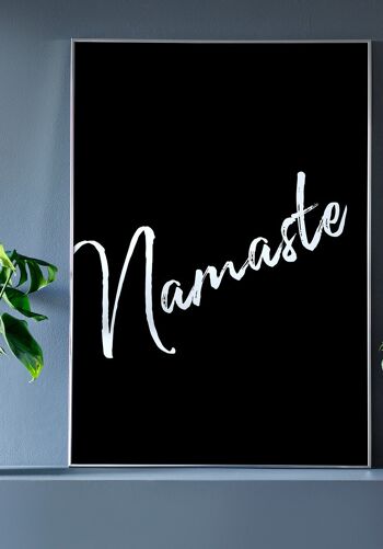 Affiche yoga typographie Namasté avec lettrage blanc sur noir - 50 x 70 cm 2