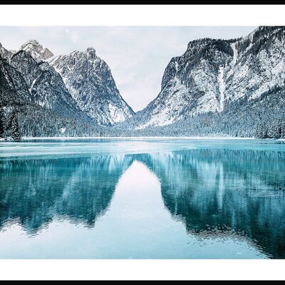 Affiche montagnes avec lac au premier plan - 50 x 40 cm