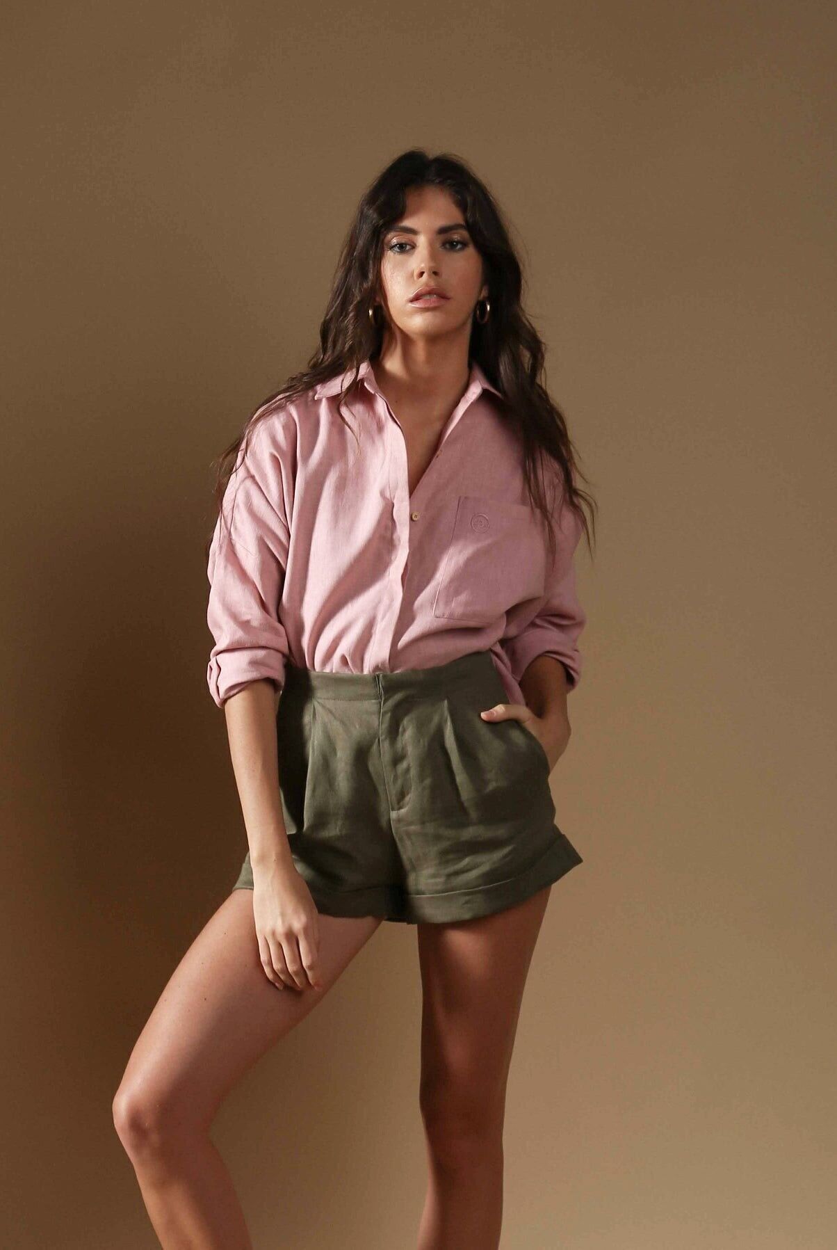Sarah Khaki Leinenshorts mit hohem Bund