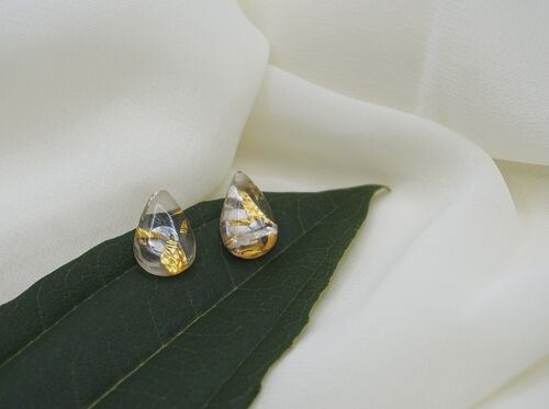 EggGold Elegant Teardrop Resin Stud