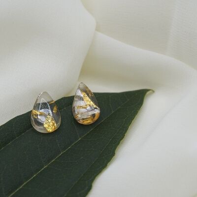 EggGold Elegant Teardrop Resin Stud