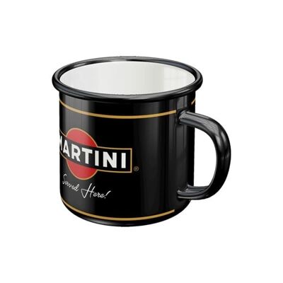 Martini serviert hier Emaille-Becher