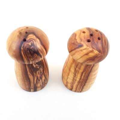 Set of 2 salt shakers & pepper shakers made of olive wood