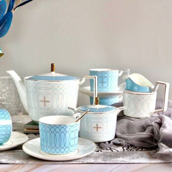 Service à thé en porcelaine tendre Azur Royale 1
