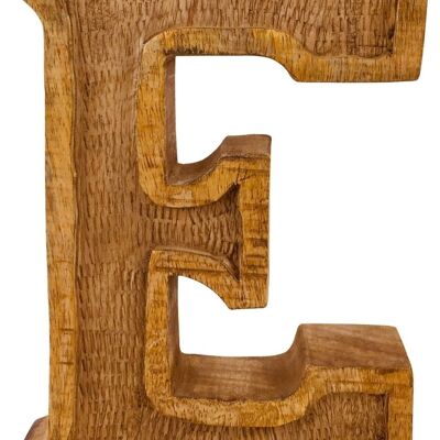 Letra E en relieve de madera tallada a mano