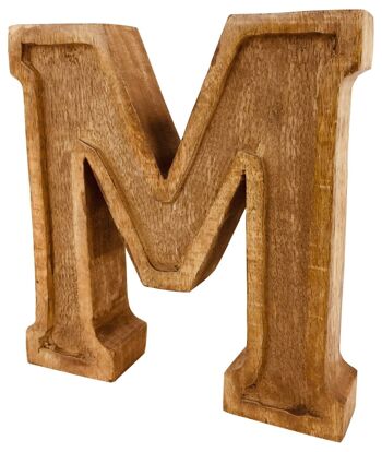 Lettre M en relief en bois sculpté à la main 2