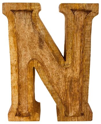 Lettre N en relief en bois sculptée à la main 1
