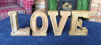 Lettres d'amour en relief en bois sculptées à la main 2
