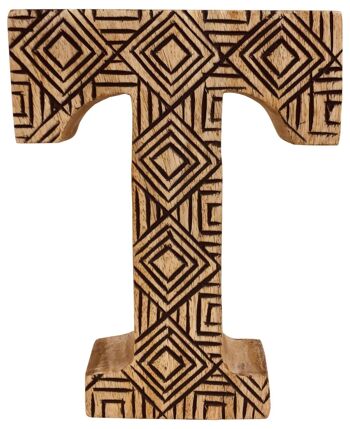 Lettre géométrique en bois sculptée à la main T 1
