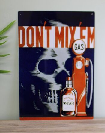 Plaque en métal vintage - Publicité rétro - Skull Gas Whiskey 2