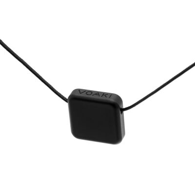 Square necklace black