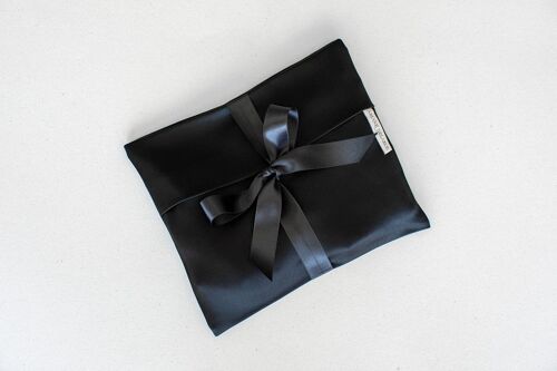 BLACK SATIN LINGERIE POUCH One Size
(TU)