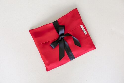 RED SATIN LINGERIE POUCH One Size
(TU)