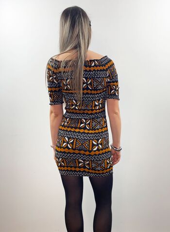 ROBE FABRIQUÉE À LA MAIN EN COTON ET FILS ÉLASTIQUE. TRIBAL. 2