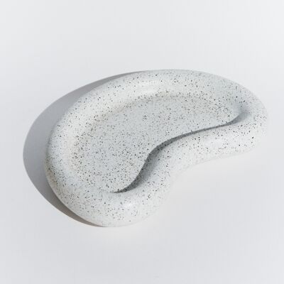 Curved plate ‘Collioure’ Chalk