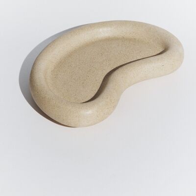 Curved plate ‘Collioure’ Ocher