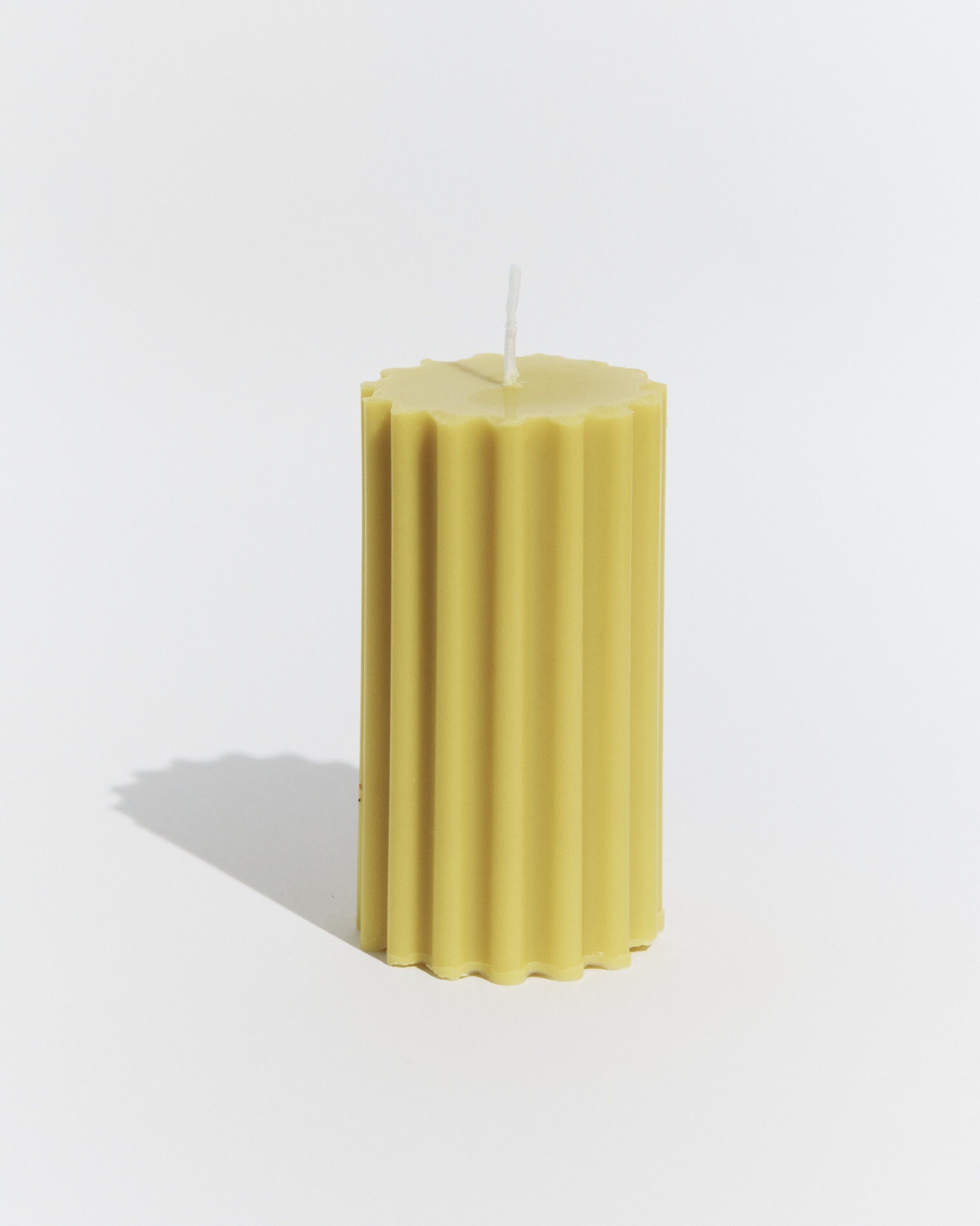 Pillar candle ‘Baixas’ Mimosa