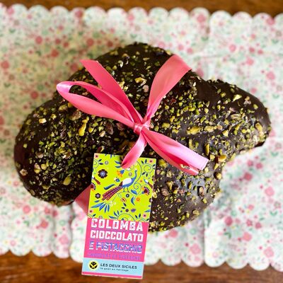 Colomba al pistacchio ricoperta di cioccolato fondente