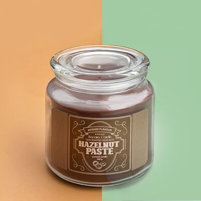 Candela Bacana - Candela Profumata XXL in Vetro - Candela Aromatica in Barattolo di Vetro con Coperchio - Candela Regalo Originale - 560 grammi - ± 100 Ore di Combustione - Pasta di Nocciole - Crema di Nocciole