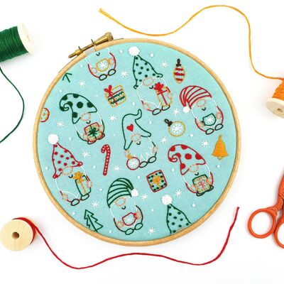 Kit de bordado de gnomos navideños Hoop Art