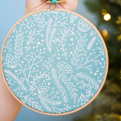 Frosty Foliage Natale Kit ricamo fatto a mano Hoop Art