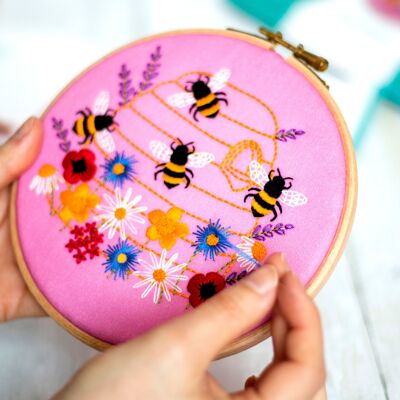 Miel de abejas y flores silvestres Kit de bordado hecho a mano Arte de aro