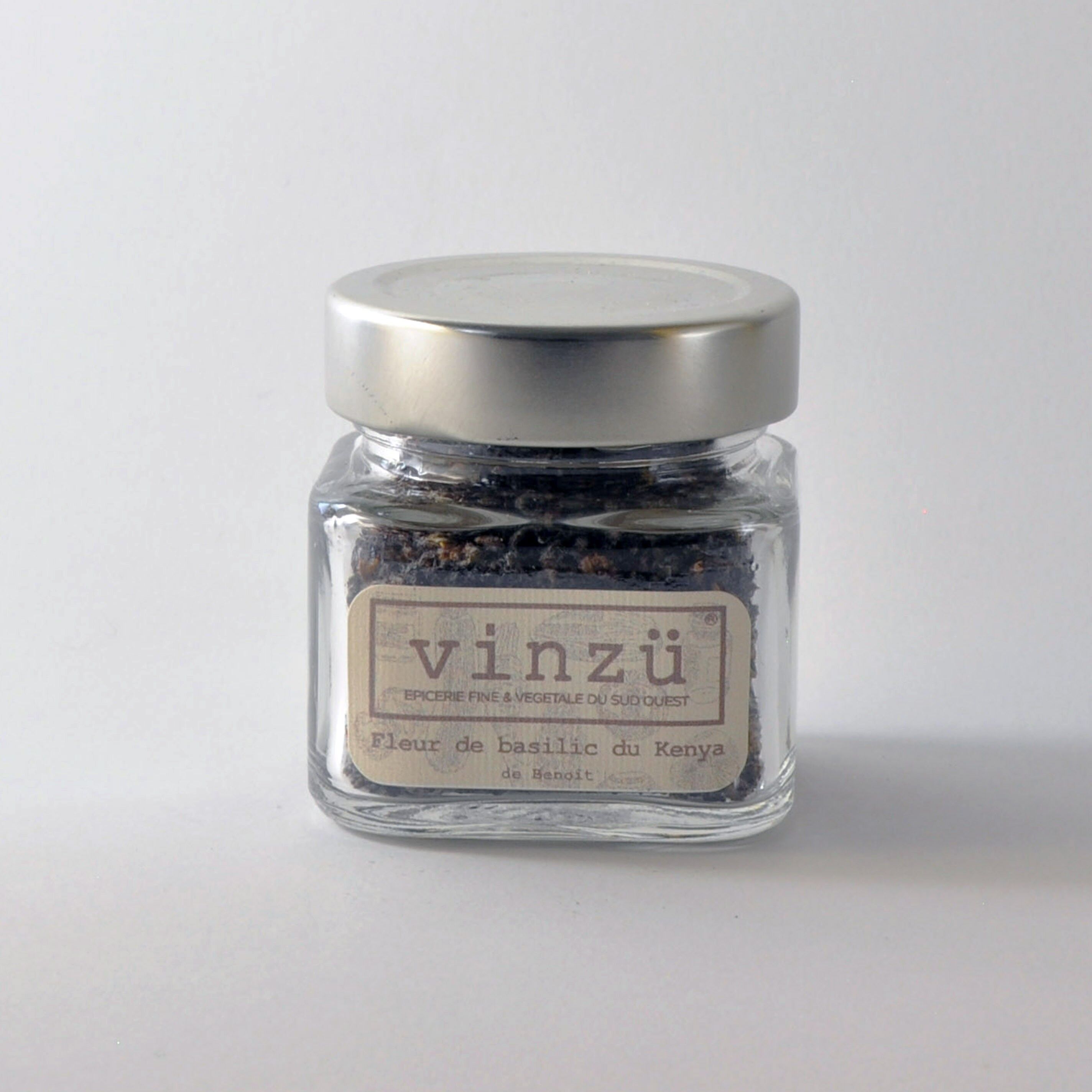 Fiori di basilico viola