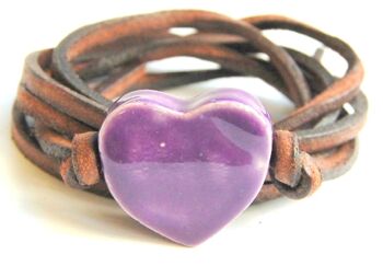 Bracelet cuir avec coeur en céramique violet 1