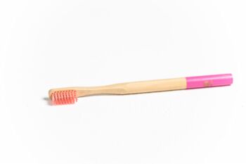 Brosse à dents en bambou rose