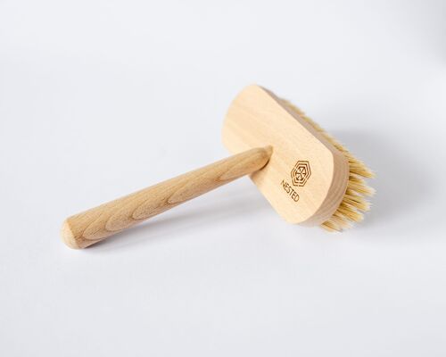 Brush for bath cleaning after SPA treatments