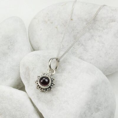 Star Motif Pendant Necklace with Garnet in Sterling Silver - 18"