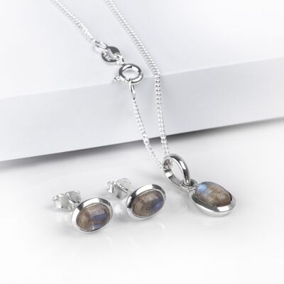 Oval Labradorite Jewellery Set in Sterling Silver - 18"