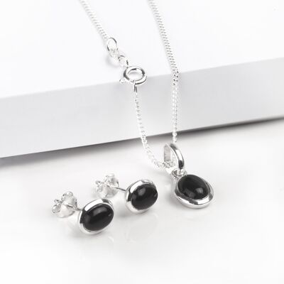 Oval Black Onyx Jewellery Set in Sterling Silver - 18"